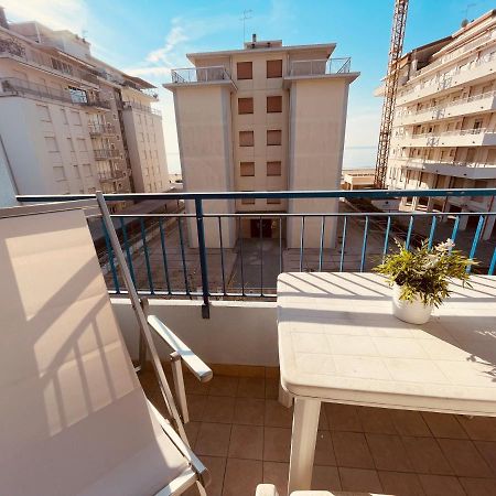 App4Rent Saturno 4 - Family Apartment, Wifi, Parking ลิโดดิเยโซโล ภายนอก รูปภาพ