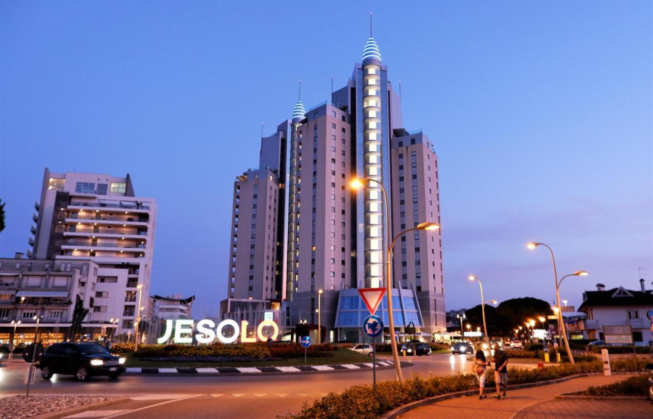 App4Rent Saturno 4 - Family Apartment, Wifi, Parking ลิโดดิเยโซโล ภายนอก รูปภาพ