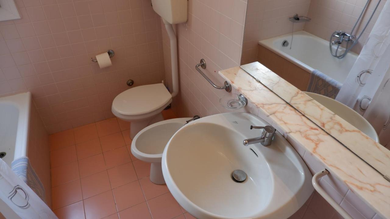 App4Rent Saturno 4 - Family Apartment, Wifi, Parking ลิโดดิเยโซโล ภายนอก รูปภาพ