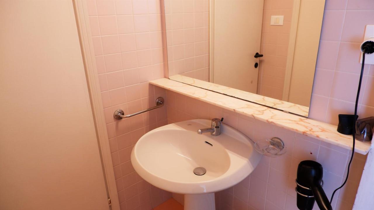 App4Rent Saturno 4 - Family Apartment, Wifi, Parking ลิโดดิเยโซโล ภายนอก รูปภาพ